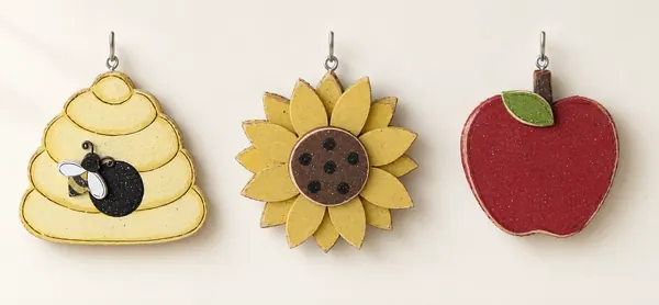 Beehive, Sunflower, and Apple Welcome Sign Decor