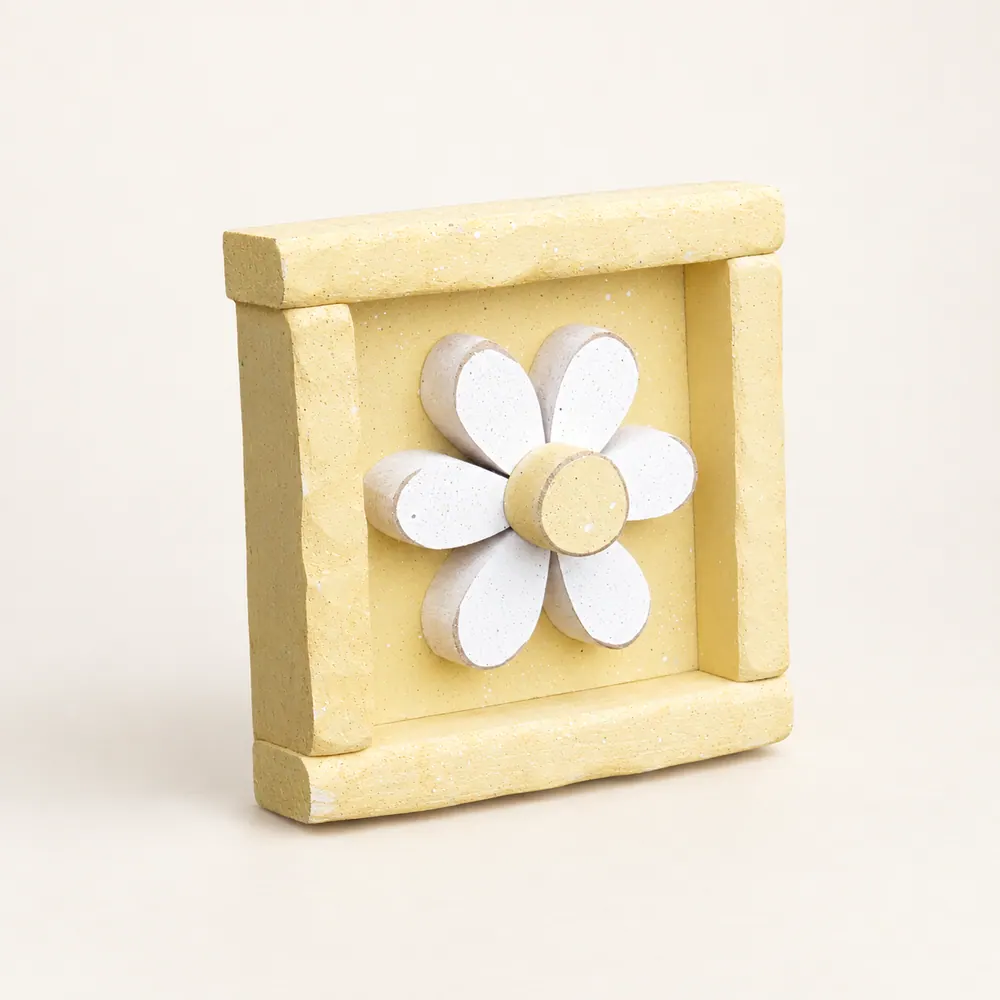 Daisy Frame (Yellow) — handmade wooden decor, photo 1